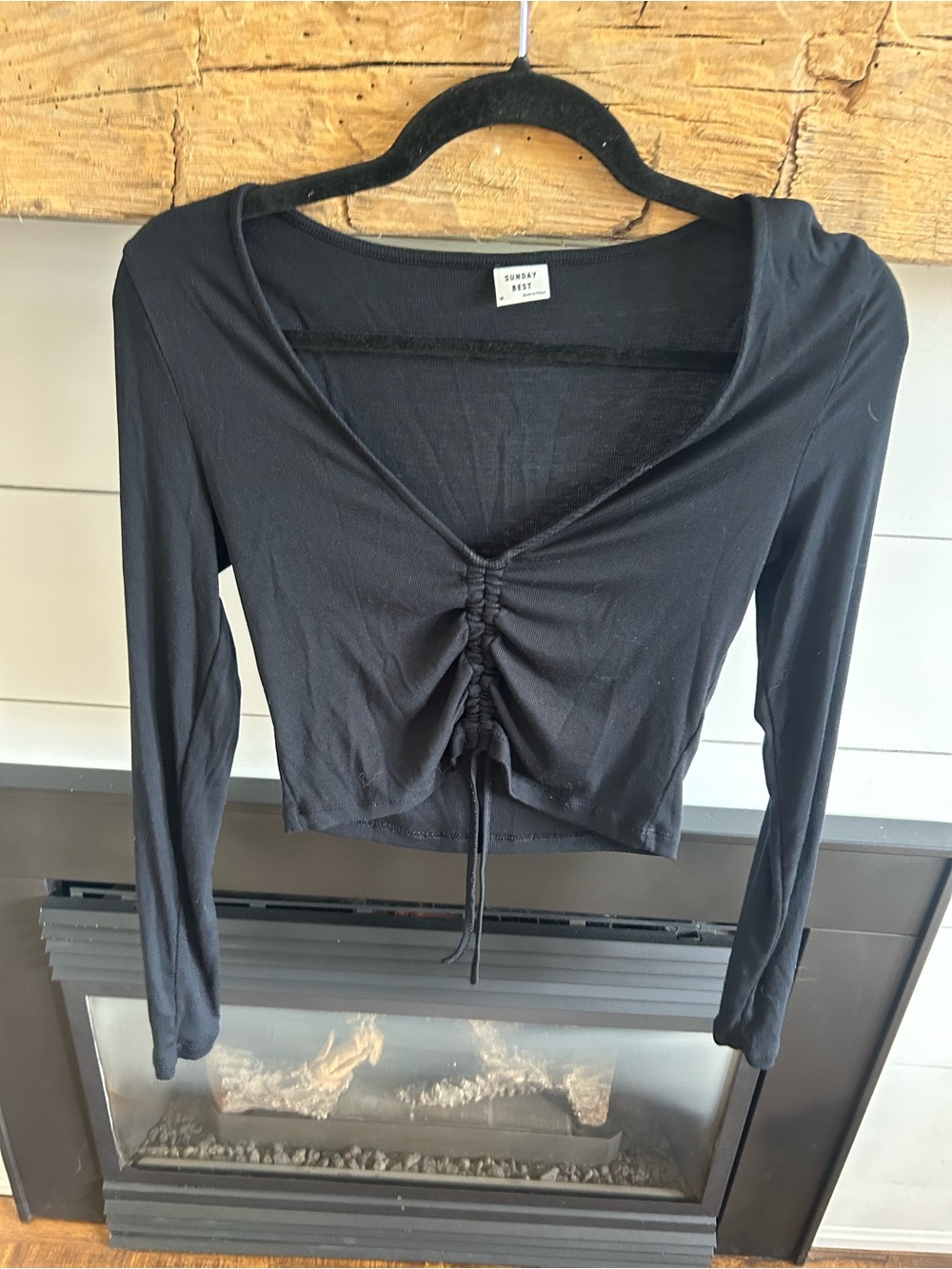 Aritzia Sunday Best Black Ruched Front Long-Sleeve Crop Top